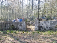 /i//tn_Cemetery_CleanUp_haile_gates_helpers.jpg